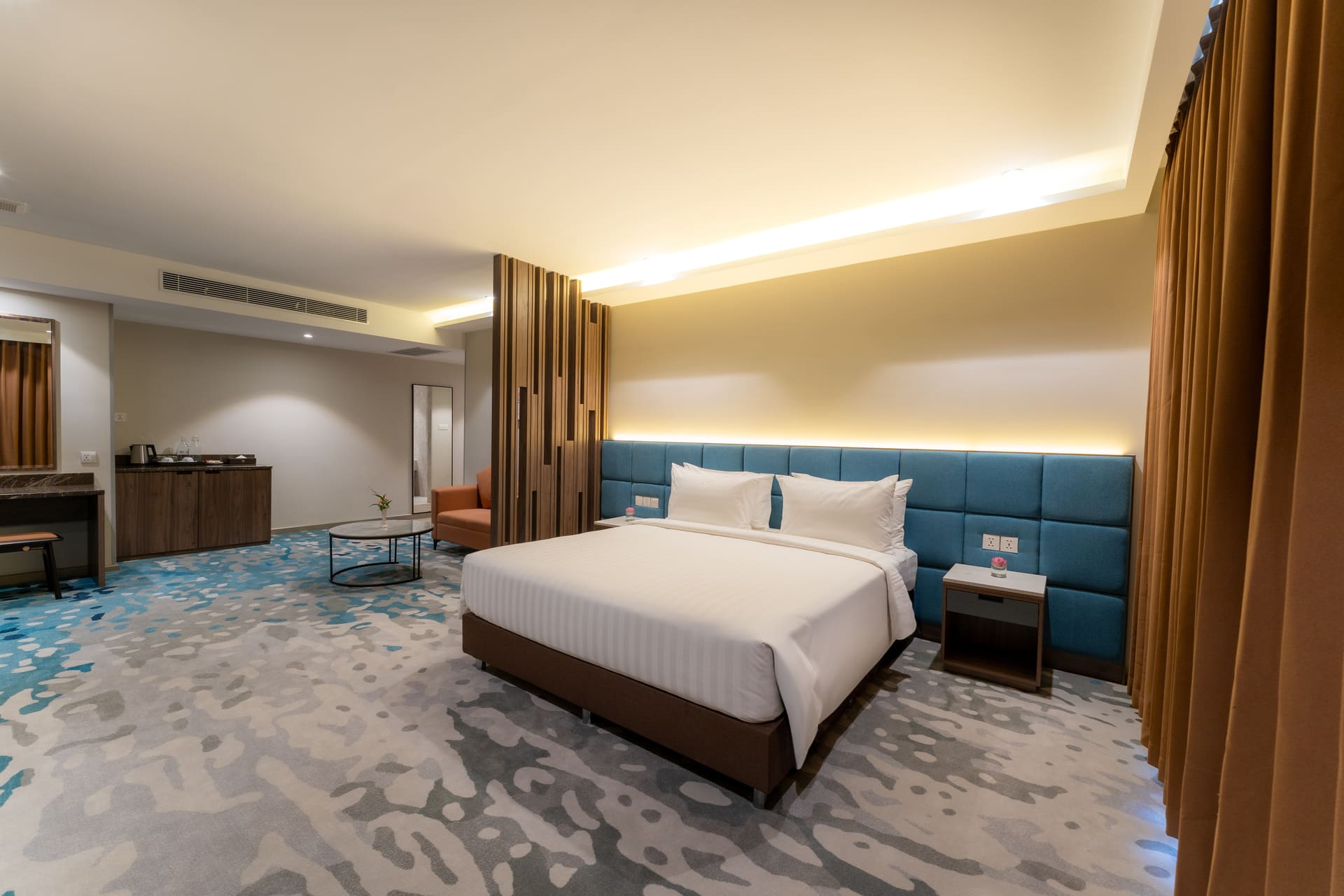 Executive Suite King2.min