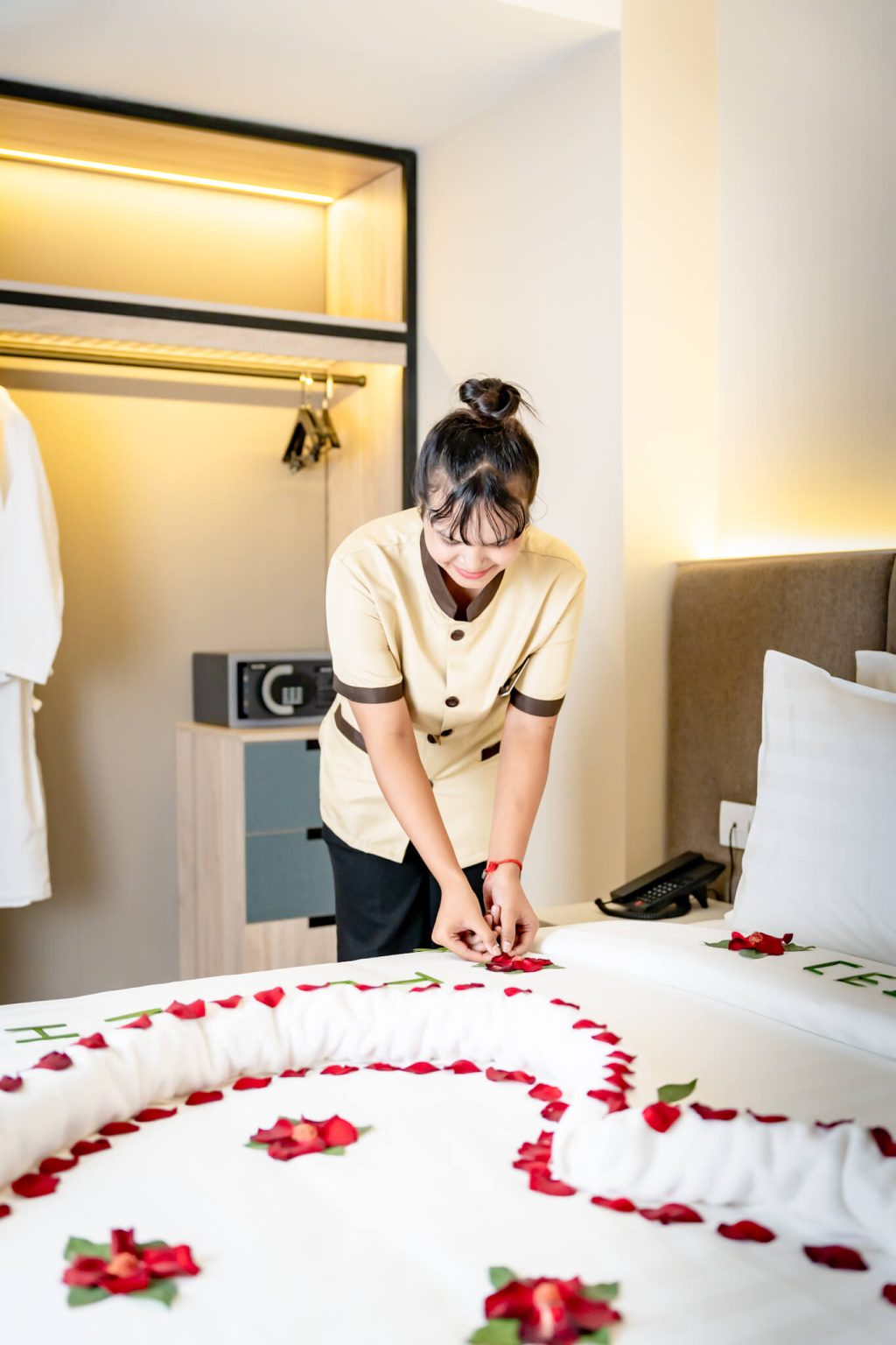 Room Features.min